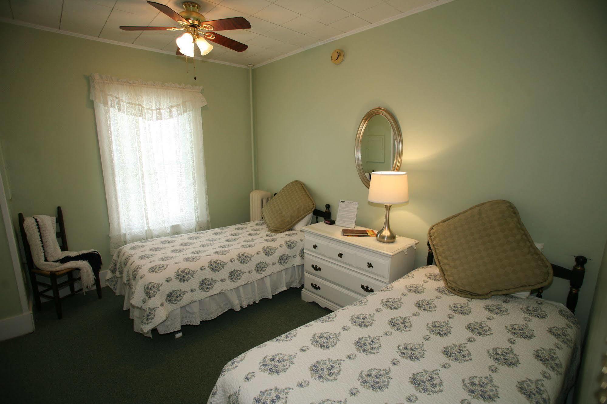Fullerton Inn & Restaurant Chester Екстер'єр фото